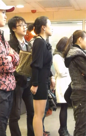 少妇的粉色高跟鞋