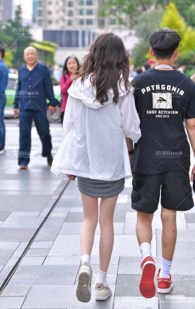 灰短裙肉色丝白袜 24-05-09-602