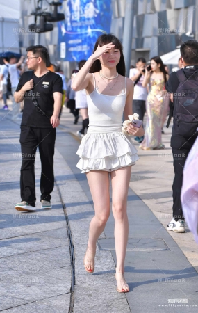 白色吊带公主裙 23-04-16-552