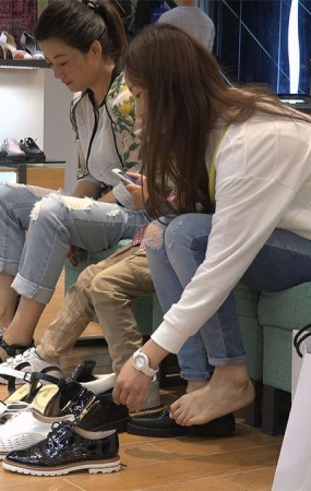清纯紧身牛仔MM试鞋