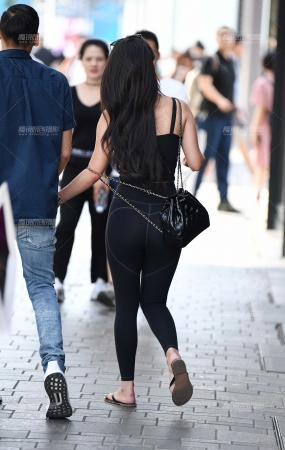 第1528篇开心紧身美女