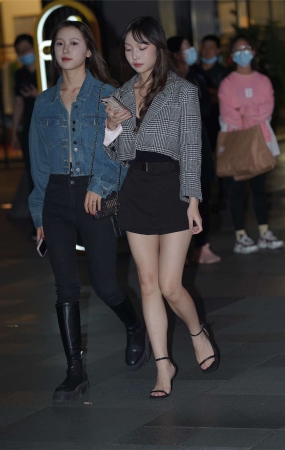 长靴牛仔姐妹花