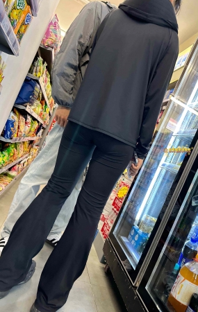 接男友下课的乖巧妹子
