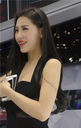 性感美丽美女靓模 [1.21 GB/MP4]