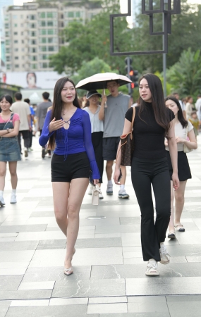 靓丽高挑大长腿轻熟女
