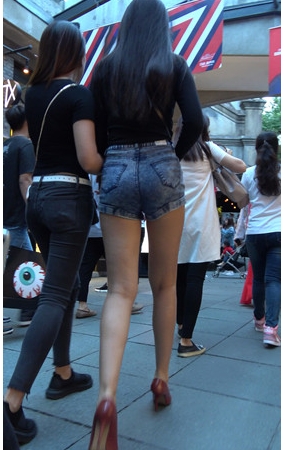长腿热裤牛仔小姐姐