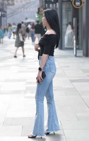 23617-10=148搭讪美美哒清秀紧牛姐姐【套图➕视频】 17P