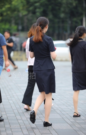 制服职工肉丝小姐姐下班了-16P