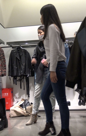 超性感豹纹内内紧身蓝牛丰臀美女试鞋