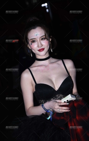 很像某个叫某小璐的明星