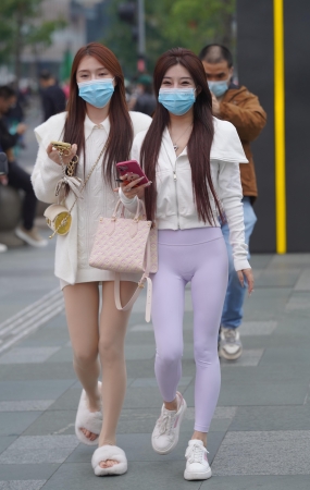丝袜和瑜伽裤美腿