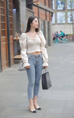 搭讪街拍牛仔裤气质美女