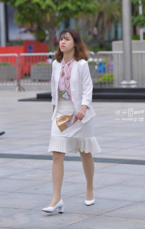 9415-15+29丝袜少妇 4P