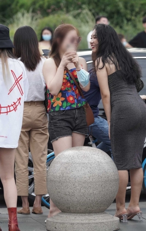 饱满