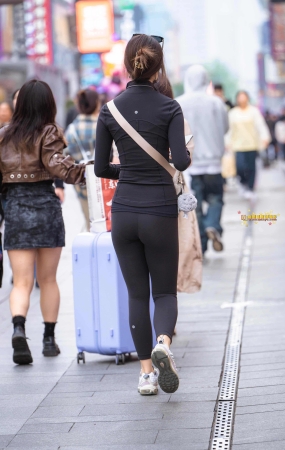 黑色紧身运动装