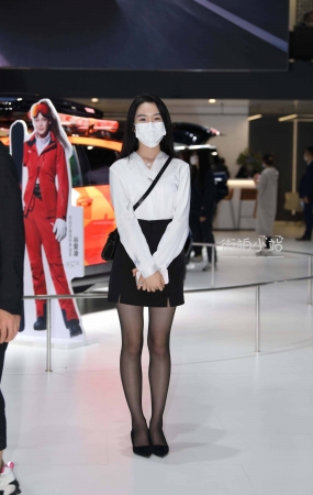 车展黑S小姐姐