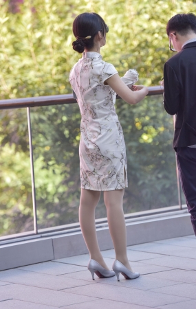 肉丝旗袍美女