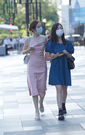 长裙少妇