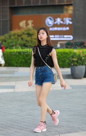 热裤，美腿，美眉-14P