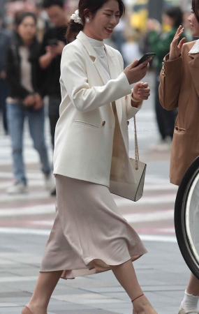 高跟街拍少妇