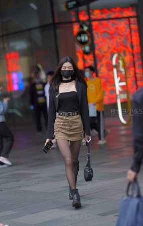 搭讪街拍黑丝小姐姐