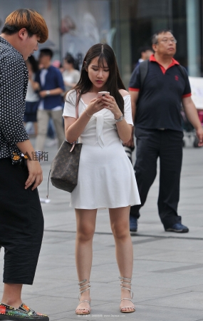 白色短裙 长发美女-10P