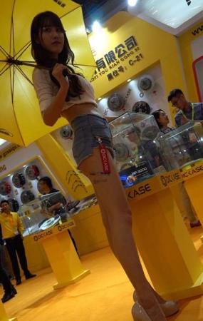 4K-超级大长腿高腰热裤饱满三角区女神姐姐