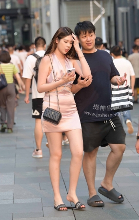 23529-7=57_夏日性感的女盆友 14P