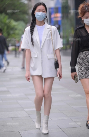 辫子粗又长