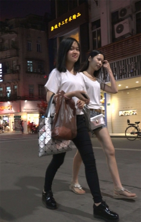 短裤牛仔很配