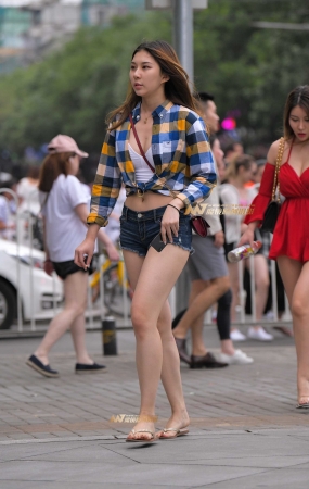 B106、丰腴热裤