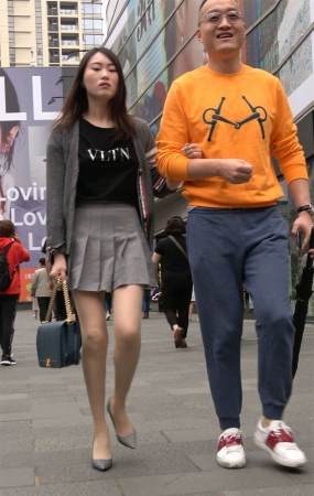 短裙肉丝美女