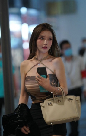 甜美修身裙 [241P2V-3.92GB]