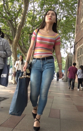 街拍极品气质牛仔高跟美女 1