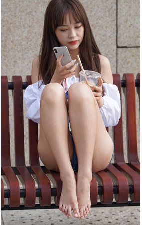 清新可爱的热裤女孩【套图+视频】