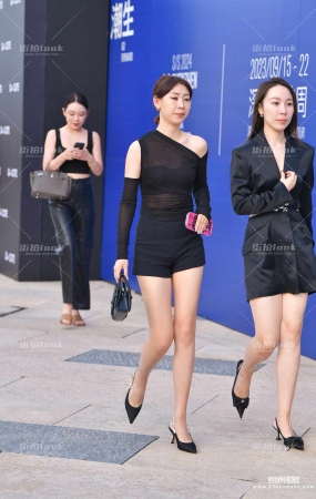 经典黑色搭配 23-09-16-70