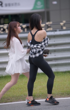 紧身小妹