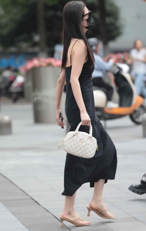 气质高跟街拍少妇
