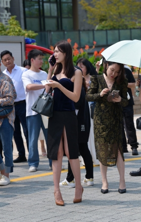 拥有这49寸大长腿，你几点回家？