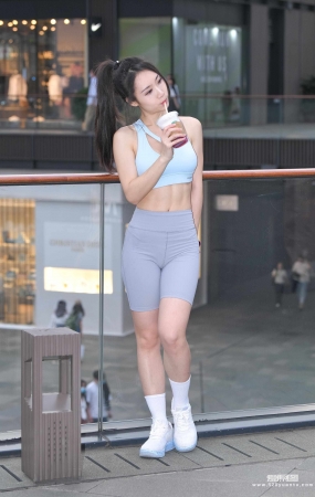盛夏紧身短裤图片+视频 21-08-29-57