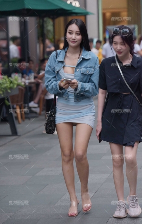 高挑的美女