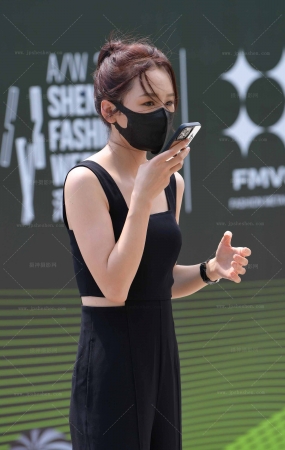 22426-12=100√气质美小仙女 14P