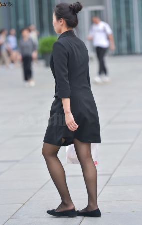 黑丝美女销售员-13P