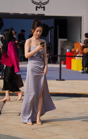 值得收藏躲起来看