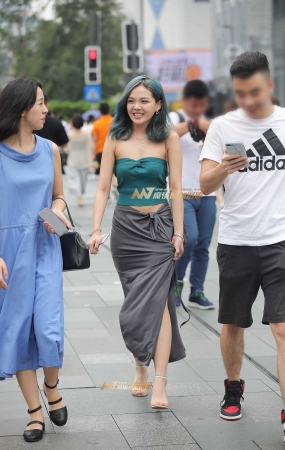 丝滑长裙