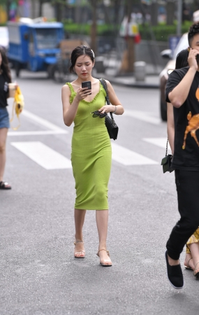 长裙美女