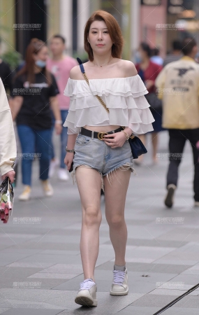 性感热裤美女
