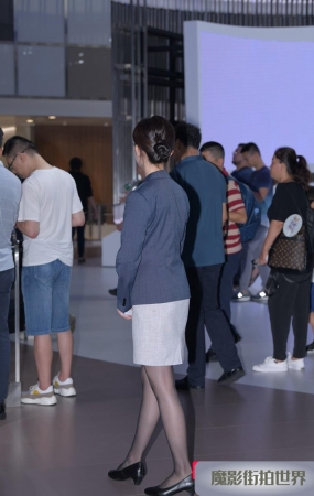 有此黑丝女子，我都不想拍车模了3A2575[283M]