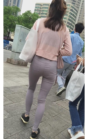 紧身裤妹子