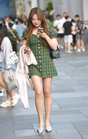 25515-16=63√街拍夏日美腿 6P
